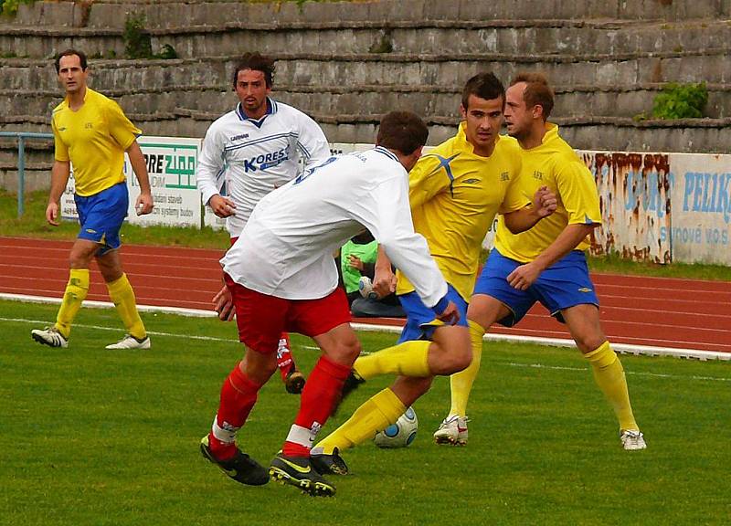 Z divizního utkání AFK Chrudim - Slovan Pardubice 6:1.