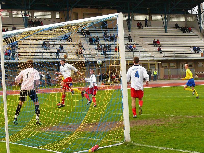 Z divizního utkání AFK Chrudim - Slovan Pardubice 6:1.