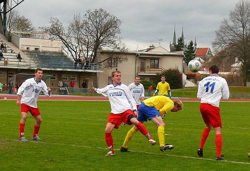 Z divizního utkání AFK Chrudim - Slovan Pardubice 6:1.