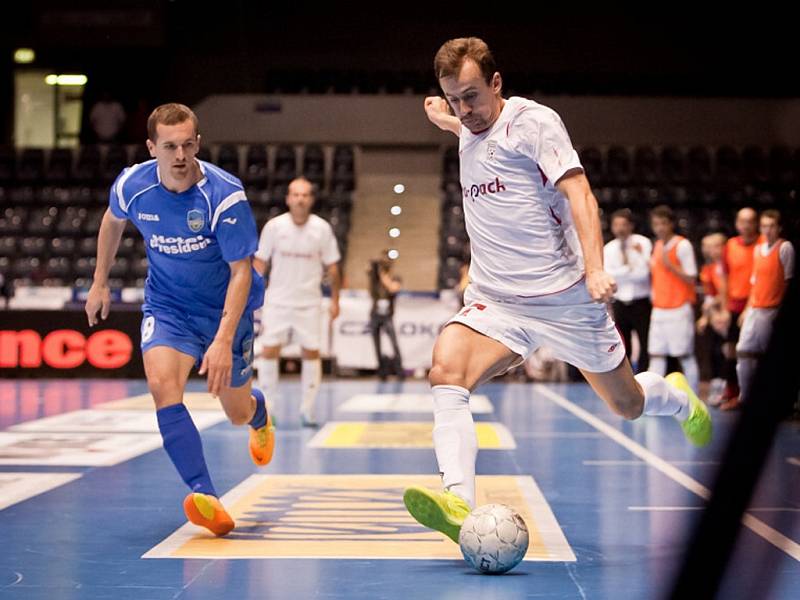 Elitní skupina UEFA Futsal Cupu: Era-Pack Chrudim porazil rumunský Targu Mures 9:1.