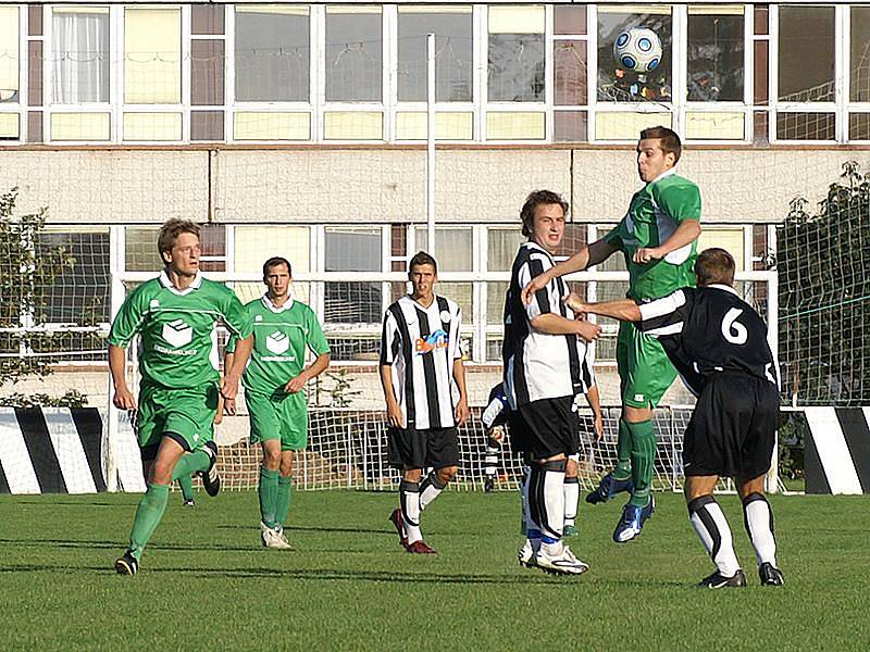 Z fotbalového utkání I. A třídy SK Chrudim - Načešice. 