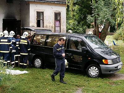 Požár domu pro sociálně nepřizpůsobivé občany v Malecké ulici si vyžádal život dvouletého chlapce.