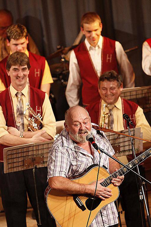 Tradiční podzimní koncert hlinecké dechové hudby Hlinečanka.