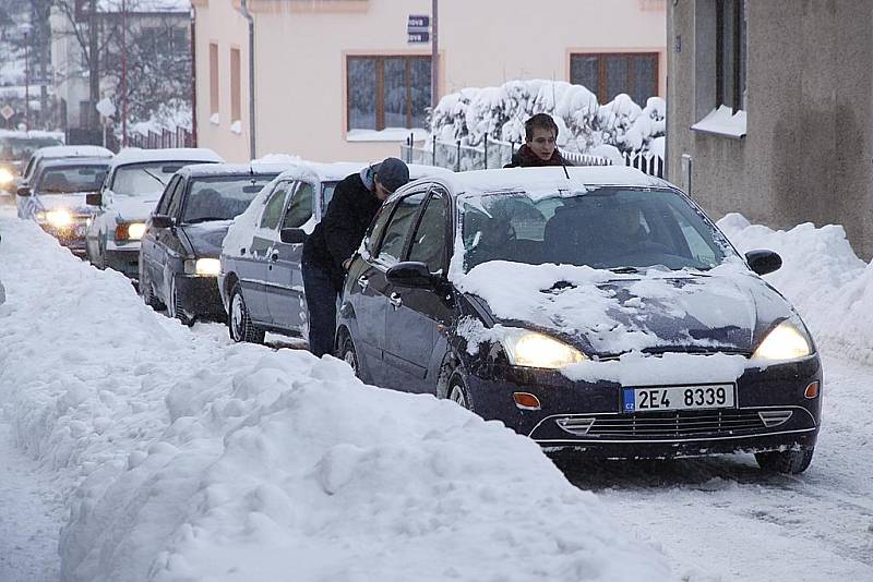 V Hlinsku jsou na hromady sněhu zvyklí. Středa 15. 12. v druhém největším městě okresu