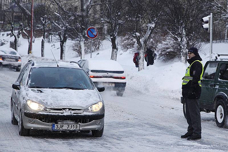 V Hlinsku jsou na hromady sněhu zvyklí. Středa 15. 12. v druhém největším městě okresu