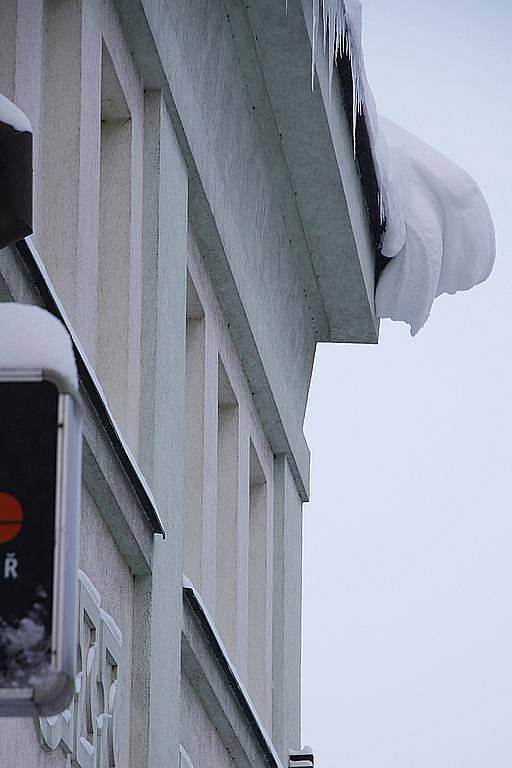 V Hlinsku jsou na hromady sněhu zvyklí. Středa 15. 12. v druhém největším městě okresu