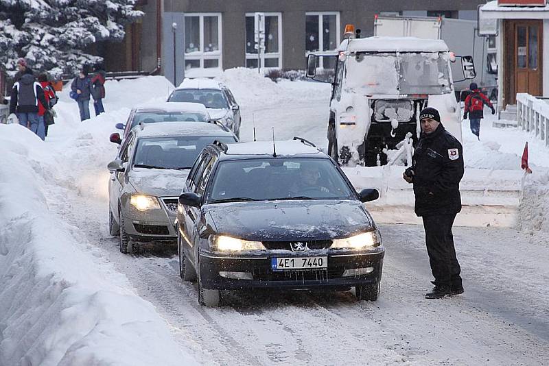 V Hlinsku jsou na hromady sněhu zvyklí. Středa 15. 12. v druhém největším městě okresu