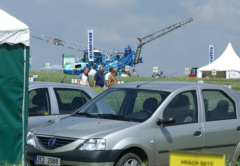 Výstava Naše pole obsadila devět hektarů plochy u Nabočan.