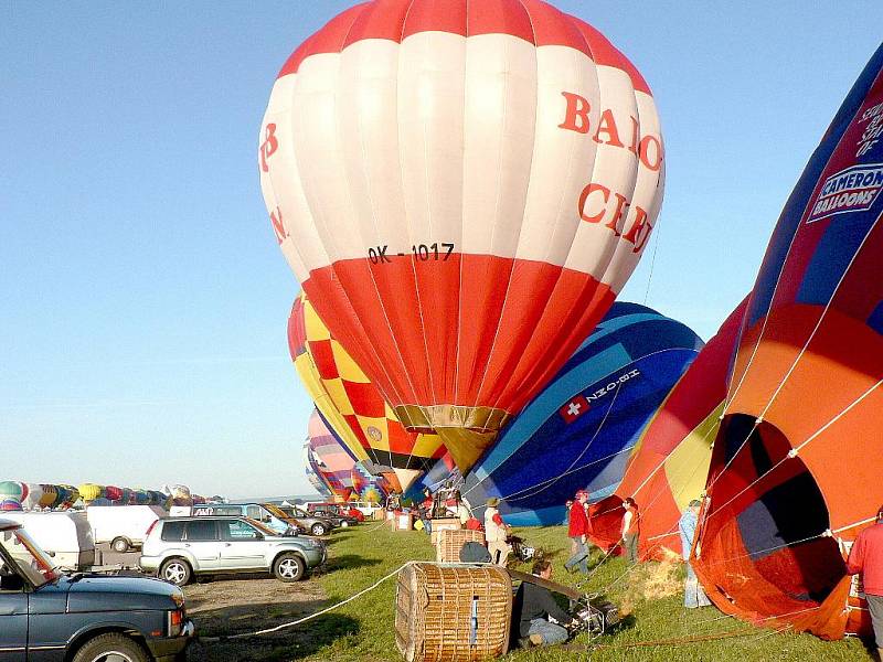 Setkání horkovzdušných a plynových balónů 11. Lorraine Mondial Air Ballons se zúčastnili i balonáři z Chrudimi.