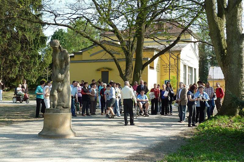 V Hamzově odborné léčebně pro děti a dospělé byl otevřen Hamzův park a arboretum.