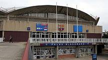 Hala Palau Blaugrana se hezky vyjímá jak z venkovního pohledu, tak samozřejmě i v interiéru.