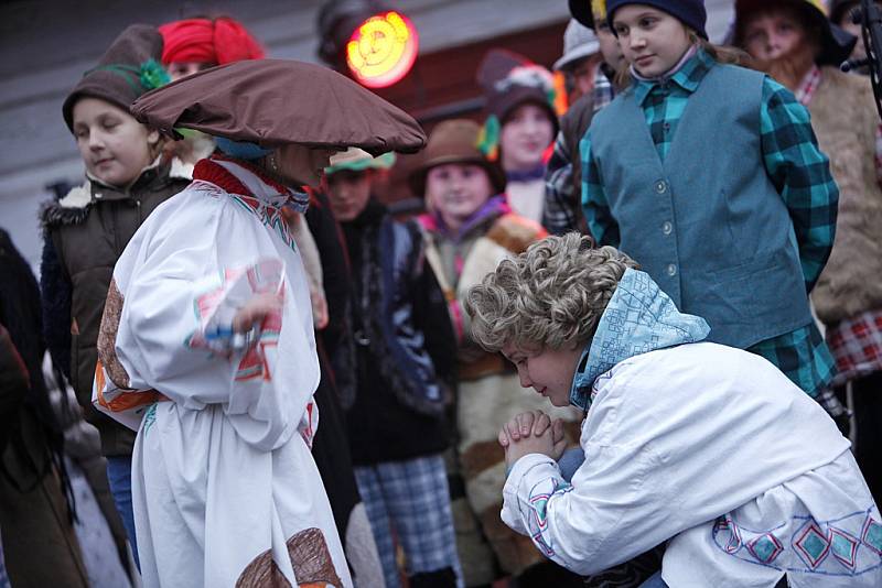 Rozsvěcení vánočního stromu v hlineckém Betlémě.