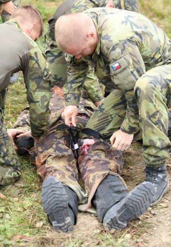 Pot šetří krev. Chrudimští vojáci bojují v Prostějově a vedou si dobře.