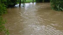Záplavy na řece Doubravě 25. června 2013.