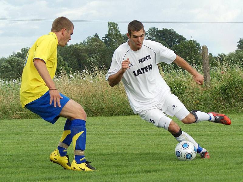 Přípravné derby AFK Chrudim - SK Chrudim 7:0.