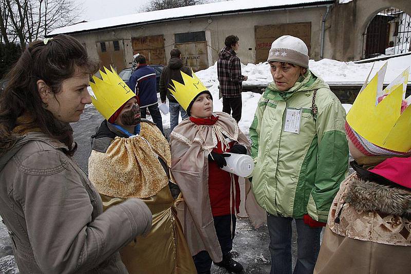 TŘI KRÁLOVÉ prošli Hlinskem  a jeho okolím v režii České katolické charity. . I když ještě neznáme přesnou výši vybrané částky, je jisté, že lidé byli štědří a rádi přispěli do celostátní sbírky