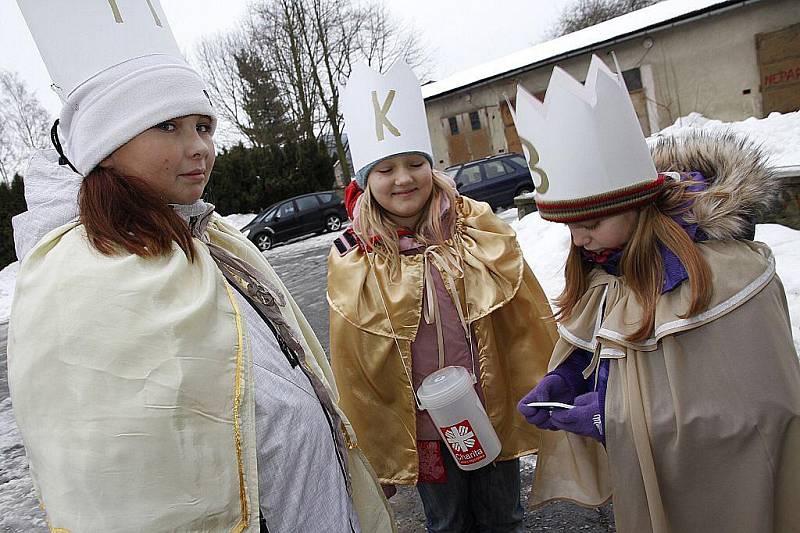 TŘI KRÁLOVÉ prošli Hlinskem  a jeho okolím v režii České katolické charity. . I když ještě neznáme přesnou výši vybrané částky, je jisté, že lidé byli štědří a rádi přispěli do celostátní sbírky