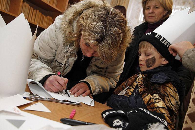 TŘI KRÁLOVÉ prošli Hlinskem  a jeho okolím v režii České katolické charity. . I když ještě neznáme přesnou výši vybrané částky, je jisté, že lidé byli štědří a rádi přispěli do celostátní sbírky