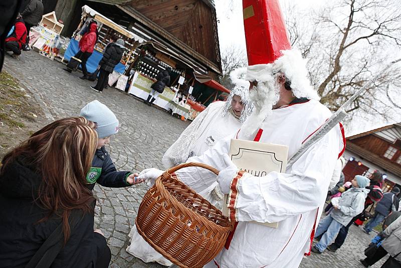 Rozsvěcení vánočního stromu v hlineckém Betlémě.