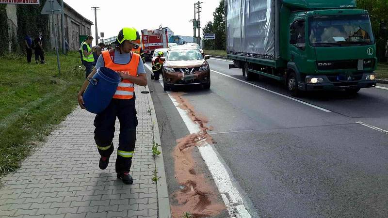 V Hrochově Týnci se srazila čtyři auta