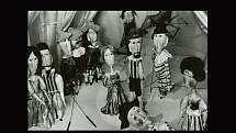 Expozice Muzea loutkářských kultur, loutky z inscenace Král jelenem, Ústřední loutkové divadlo Praha, výtvarník Václav Kábrt, 1972