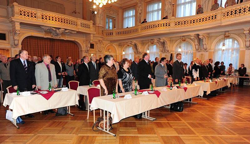 Nově zvolení chrudimští zastupitelé na ustavujícím zasedání v pátek 12. listopadu městskou radu nezvolili.