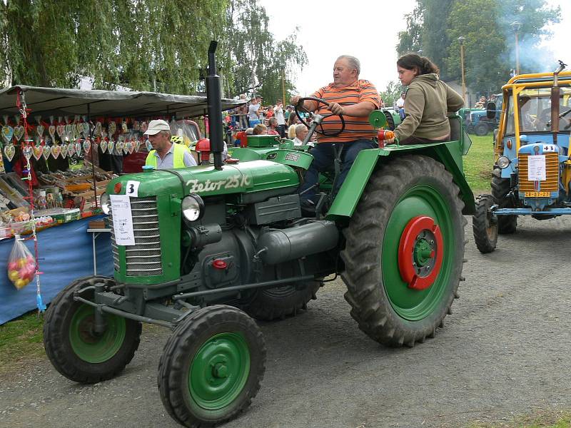 První ročník Železnohorského traktoru ve Žďárci u Seče.