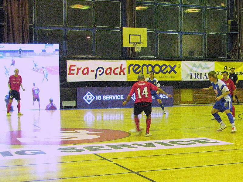 Era-Pack Chrudim porazil v prvním čtvrtfinále play off I. futsalové ligy Torf Pardubice 6:1.