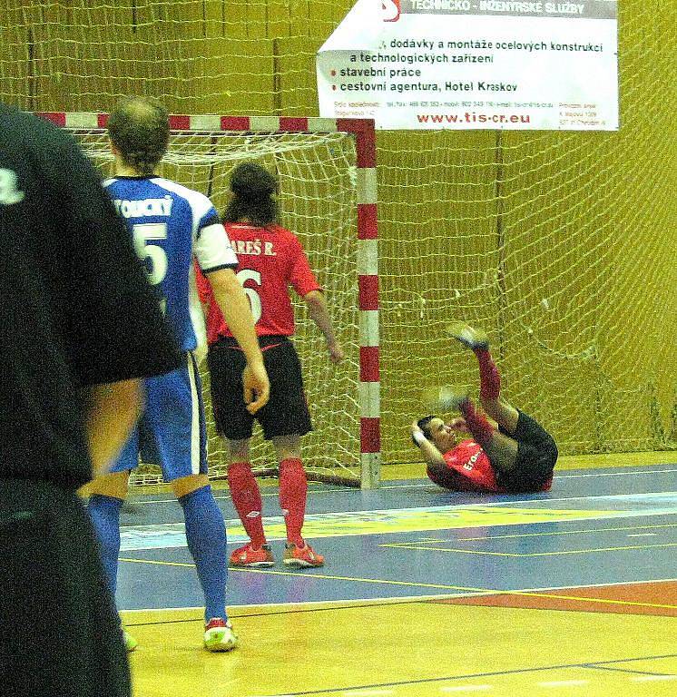 Era-Pack Chrudim porazil v prvním čtvrtfinále play off I. futsalové ligy Torf Pardubice 6:1.