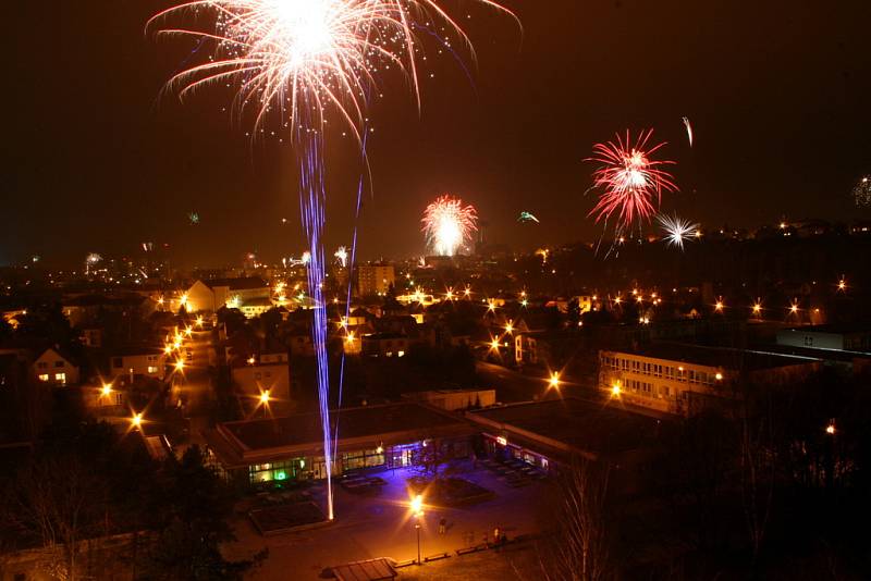 Novoroční ohňostroj nad Chrudimí.