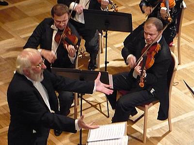 Pardubická komorní filharmonie a chlapecký sbor Boni Pueri.