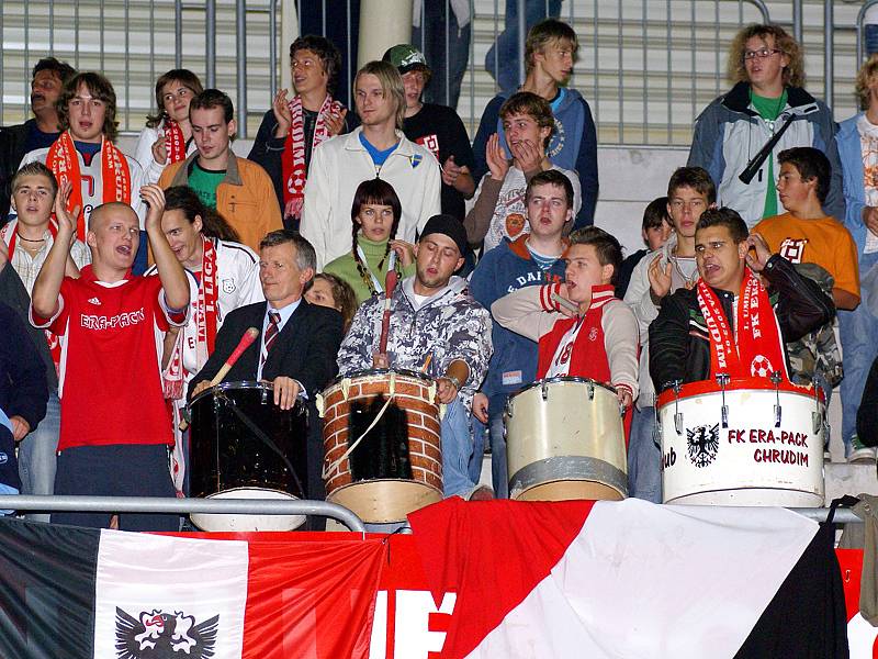 Chrudimští fanoušci během bojů Era-Packu v UEFA Futsal Cupu.