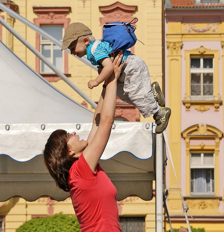 Resselovo náměstí ovládl další z oblíbených jarmarků, tentokrát Zahradnický.