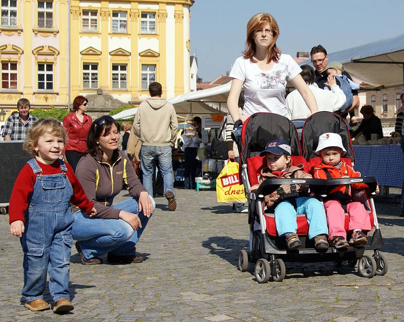 Resselovo náměstí ovládl další z oblíbených jarmarků, tentokrát Zahradnický.