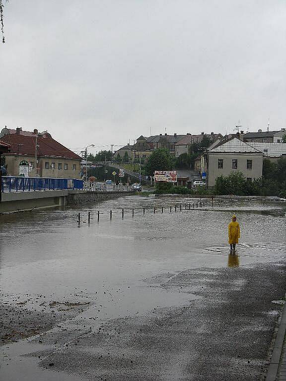 Záplavy v Hrochově Týnci: stav v neděli 18. července ve 13:30.