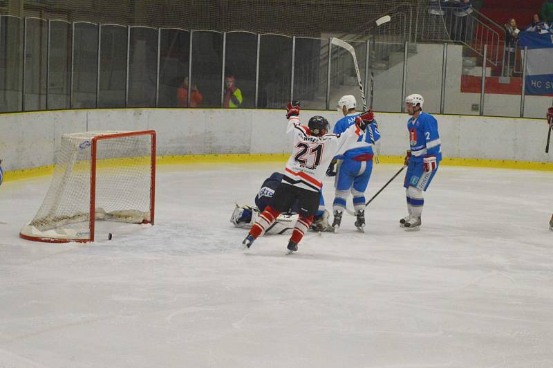 Chrudim - Světlá 3:5 (0:1, 3:0, 0:4). Na první finálovou bitvu o titul Přeborníka Pardubického kraje si našlo přes konkurenci extraligových Pardubic cestu takřka pět set diváků!