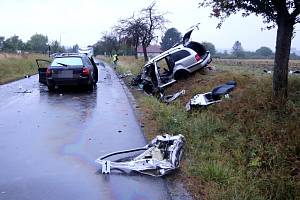 Tragická nehoda u Bousova. Řidič vozu zn. Audi nepřežil