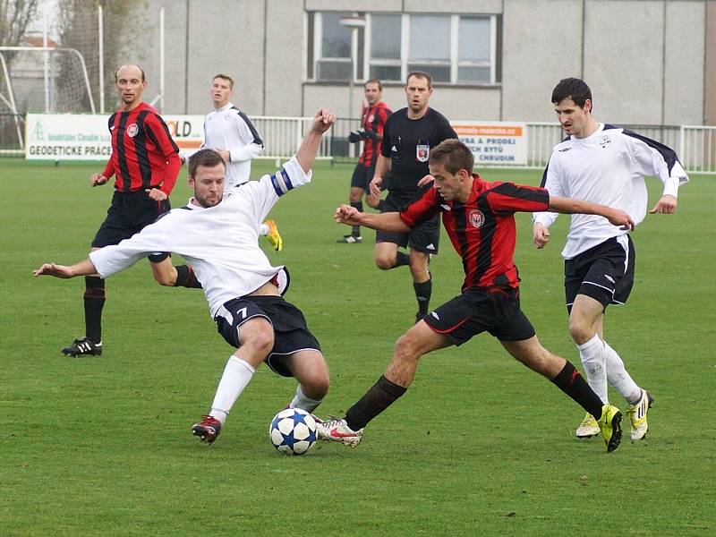 V závěrečném utkání podzimu porazil MFK Chrudim na domácím hřišti Horní Měcholupy 2:1.