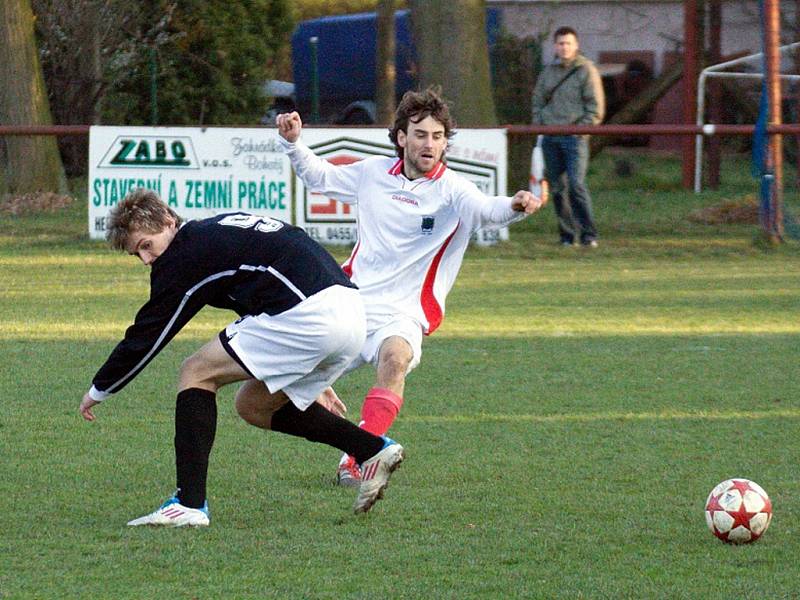 V derby krajského fotbalového přeboru remizovaly Chrudim B a Heřmanův Městec 2:2.