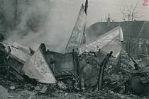 Letoun se v dubnu roku 1978 zřítil na hospodářské stavení, které vyhořelo. V troskách zahynul mladý pilot.