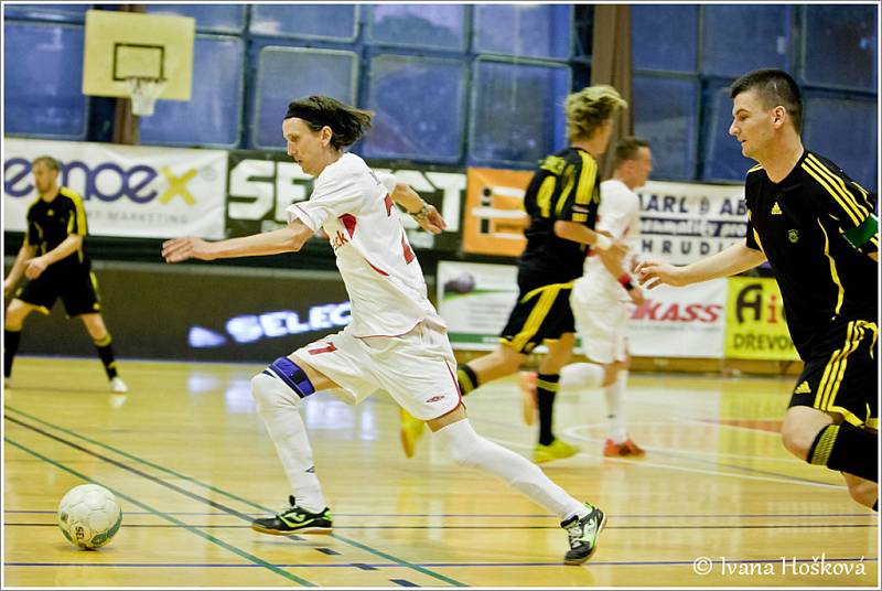 FK Era-Pack Chrudim porazil ve třetím semifinále 1. FC Nejzbach Vysoké Mýto 10:2 a zajistil si postup do finále 3:0 na zápasy. 