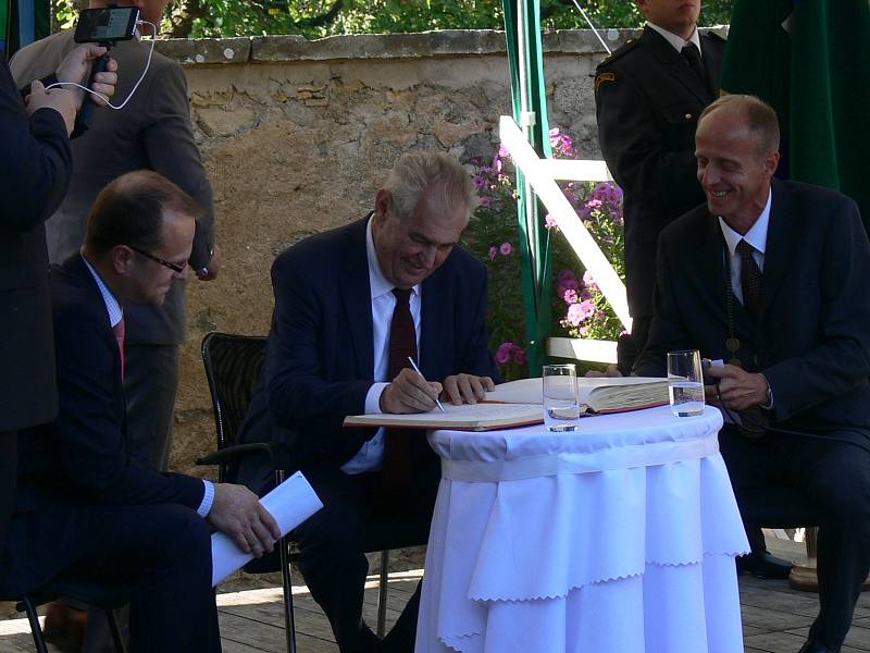 Prezident Miloš Zeman na návštěvě ve Rváčově