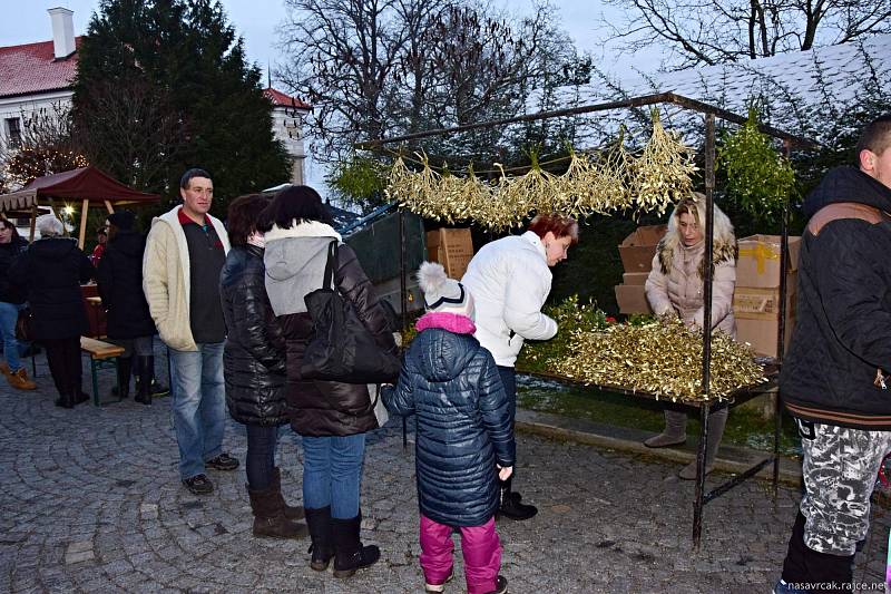 Rozsvěcení vánočního stromu v Nasavrkách