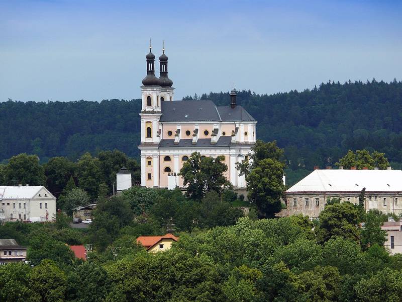 Kostel na Chlumku v Luži čeká rekonstrukce, kterou zahájila slavnostní mše