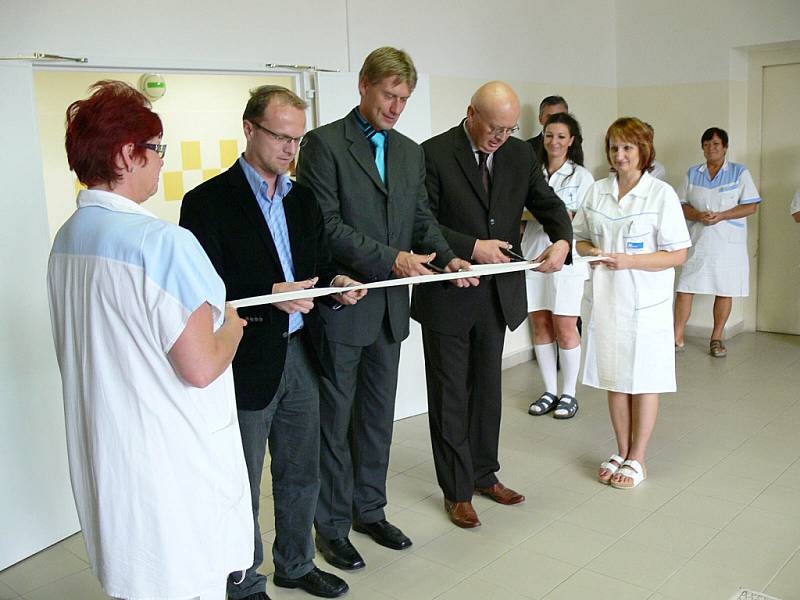 V chrudimské nemocnici slavnostně otevřeli modernizovanou centrální sterilizaci.