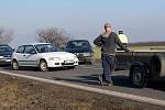 Srážka Fiatu a Alfy Romeo mezi Chrudimí a Medlešicemi 7. února 2011 se naštěstí obešla bez zranění.