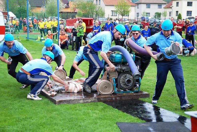 Sbor dobrovolných hasičů v Třemošnici zahájil oslavy 100. výročí svého založení odstartováním ligové soutěže.