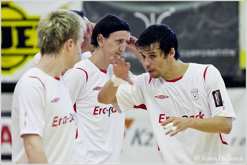 FK Era-Pack Chrudim porazil ve třetím semifinále 1. FC Nejzbach Vysoké Mýto 10:2 a zajistil si postup do finále 3:0 na zápasy. 