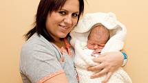 KAREL ZNAMENÁČEK (50 cm a 3,2 kg) je od 14.01. od 21:24 jméno prvního miminka Ilony a Karla ze Sedlece.
