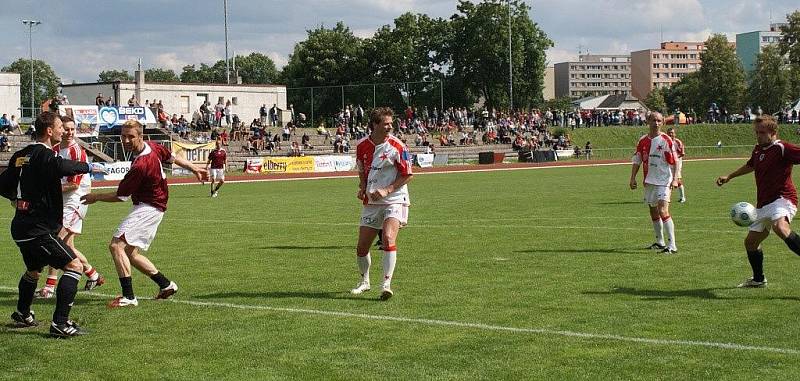 Derby internacionálů Sparty a Slavie Praha se v rámci Žlutomodrého dne Berry zúčastnili i někteří hráči AFK Chrudim.